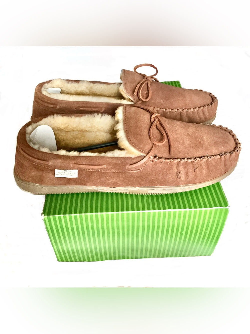 BNWT Great NW Clothing Co Tan Suede Leather Moccasin Shearling Slippers for Men - Picture 2 of 14